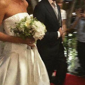 多女多男上舔下吸视频
